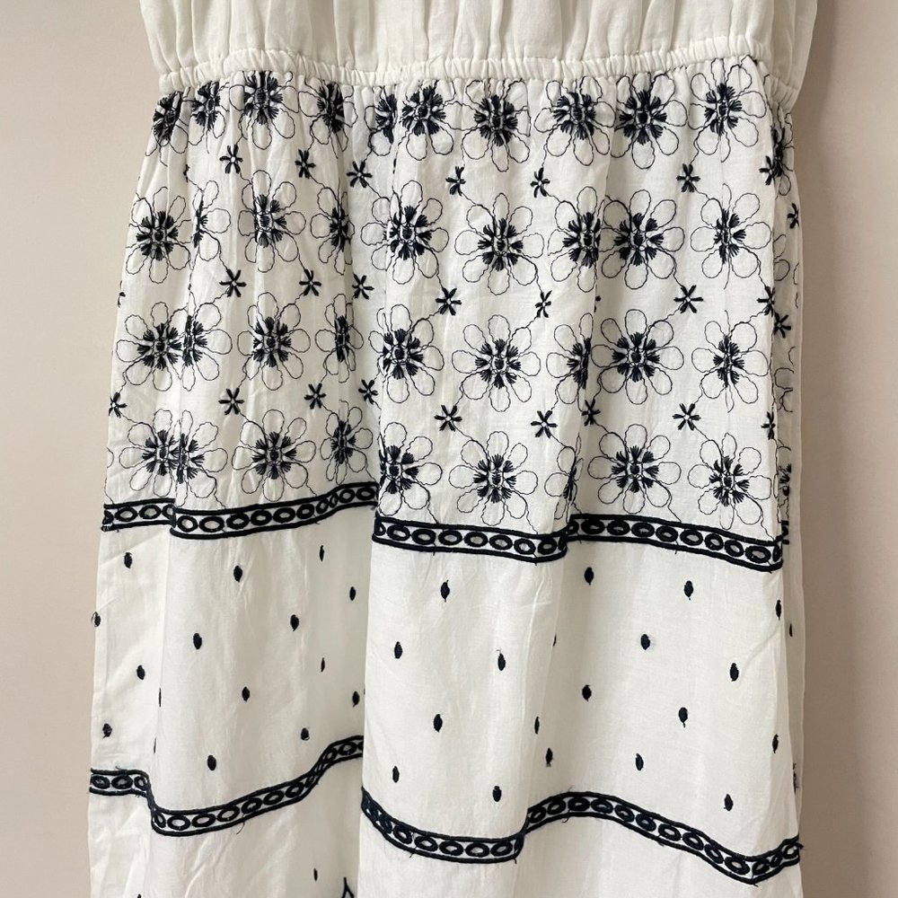 Large- Off-shoulder White Maxi Dress - Picture 5 of 6